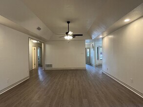 2930 River Crest Rd in Corpus Christi, TX - Building Photo - Building Photo