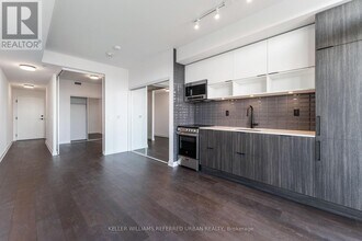 35-S335 Rolling Mills Rd in Toronto, ON - Building Photo - Building Photo