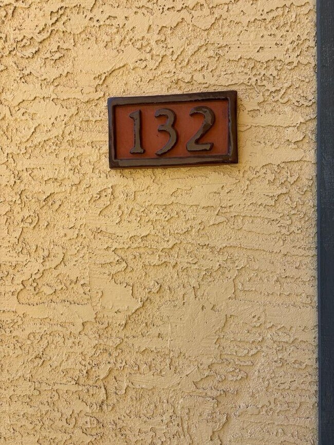 1201 S McClintock Dr in Tempe, AZ - Building Photo - Building Photo