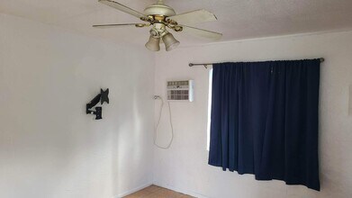 100 NW 1st Ave in Hallandale Beach, FL - Building Photo - Building Photo