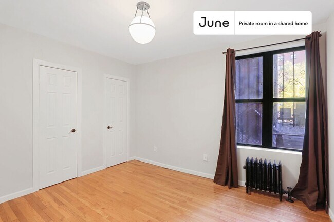 Room in Shared 2 bed/1 bath home in New York, NY - Building Photo - Building Photo
