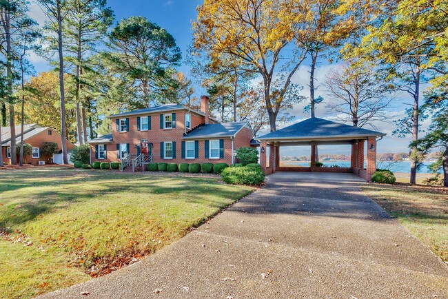 property at 306 Ridgeland Dr