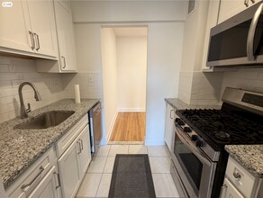 55 Austin Pl in Staten Island, NY - Building Photo - Building Photo