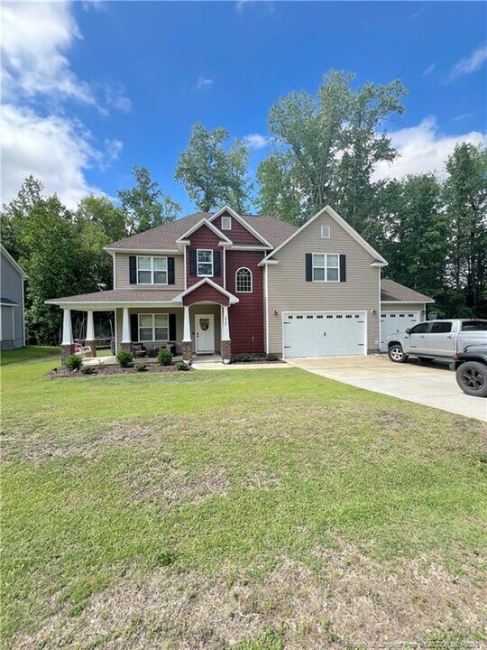 2927 Rockfish Rd in Raeford, NC - Building Photo