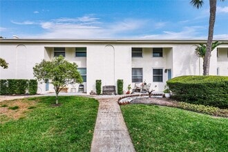 4510 La Capri Ct in Tampa, FL - Building Photo - Building Photo
