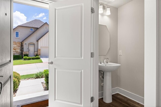 13501 Metric Blvd in Austin, TX - Building Photo - Building Photo