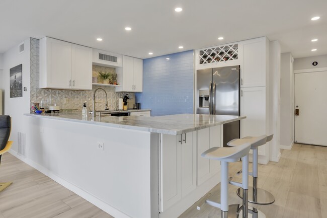 95 N Birch Rd, Unit Harbor Haven in Fort Lauderdale, FL - Foto de edificio - Building Photo