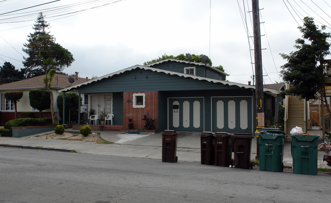 2334 Brooks Ave in Richmond, CA - Building Photo - Building Photo