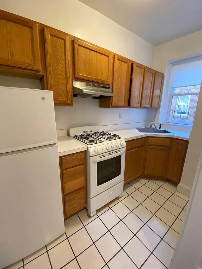 1125 Commonwealth Ave, Unit 23 in Boston, MA - Building Photo - Building Photo