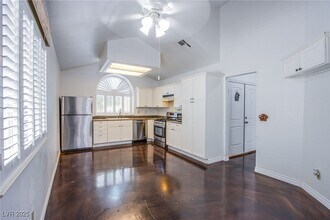 6516 Faith Peak Dr in Las Vegas, NV - Building Photo - Building Photo