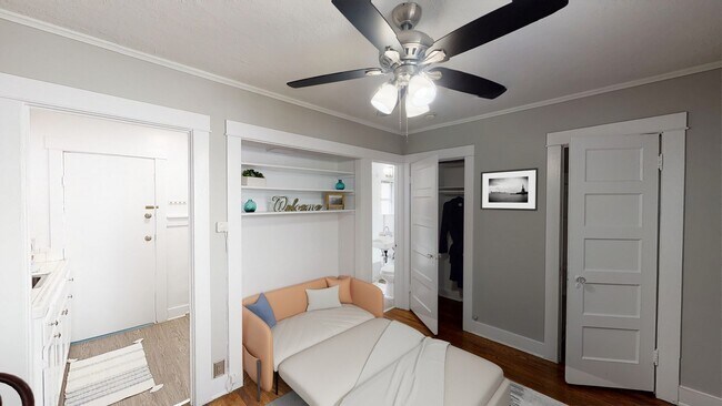 Darlington Court Apartments in Los Angeles, CA - Building Photo - Building Photo