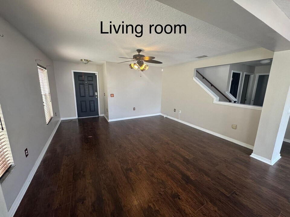 12128 Fern Haven Ave in Gibsonton, FL - Building Photo