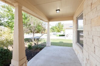 305 Goddard in Kyle, TX - Foto de edificio - Building Photo
