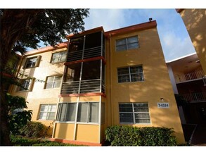 Heritage Circle Condominium in Deerfield Beach, FL - Building Photo - Building Photo