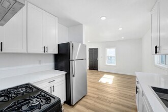 1142 Mariposa Ave in Los Angeles, CA - Building Photo - Building Photo