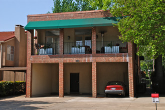 4031 Holland Ave in Dallas, TX - Building Photo - Building Photo