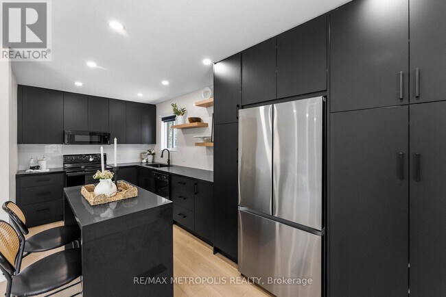 96 Allenby Ave in Toronto, ON - Building Photo - Building Photo