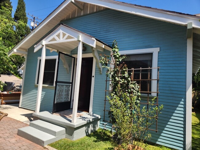 612 Coronado Ave in Long Beach, CA - Foto de edificio - Building Photo