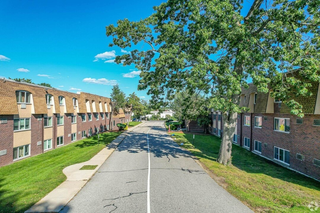 The Chesterfield in Framingham, MA - Foto de edificio