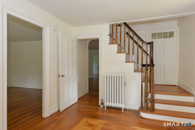 15 Hawkins Rd in Southbury, CT - Building Photo - Building Photo