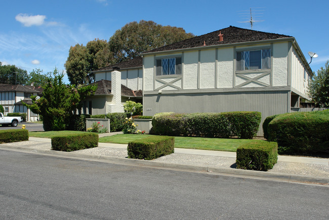 1502 Brookvale Dr in San Jose, CA - Building Photo - Building Photo