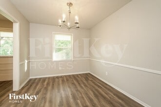 2350 Woodgreen Rd in Winston-Salem, NC - Foto de edificio - Building Photo