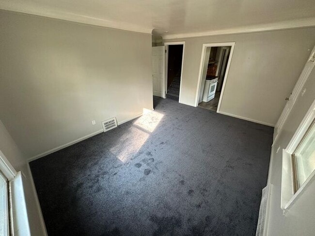 19131 Kenosha St in Harper Woods, MI - Building Photo - Building Photo