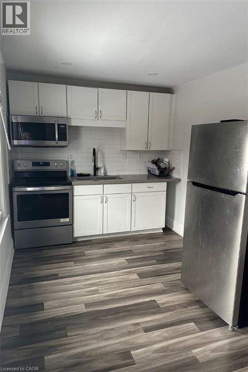 1090 Cannon St E in Hamilton, ON - Building Photo - Building Photo