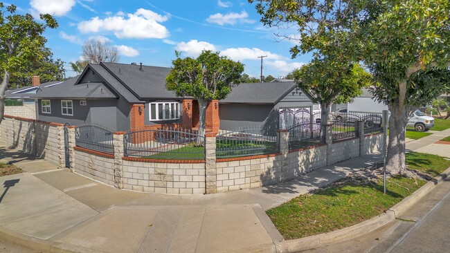 property at 1501 Revere Ave