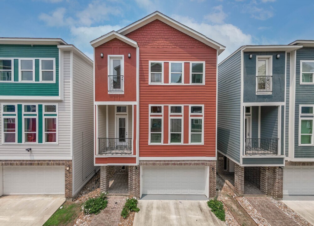 2114 Oatfield Dr in Houston, TX - Foto de edificio
