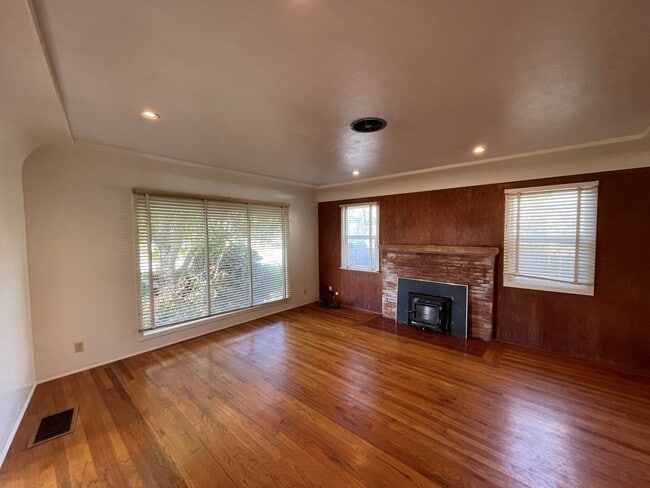 1911 H St in Eureka, CA - Building Photo - Building Photo