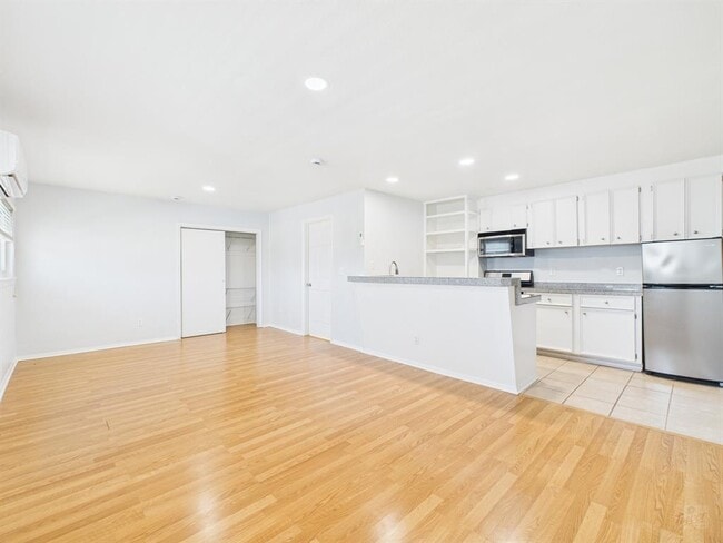 property at 304 E 33rd St