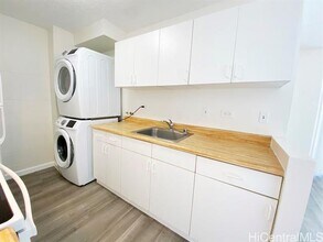 1250 Richard Ln in Honolulu, HI - Building Photo - Building Photo