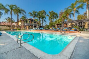 The Huntington in Huntington Beach, CA - Building Photo