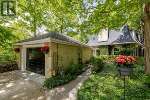 2 Grosvenor St in London, ON - Building Photo