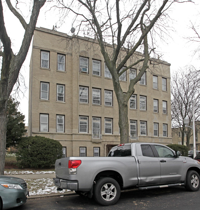 6301 N Washtenaw Ave in Chicago, IL - Building Photo - Building Photo