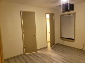 422 W Hickory St, Unit #422 in Carbondale, IL - Building Photo - Building Photo