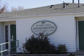 JC Bull Apartments in Spartanburg, SC - Foto de edificio - Building Photo