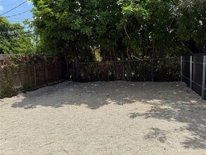 2830 NW 15th Ct in Fort Lauderdale, FL - Building Photo - Building Photo