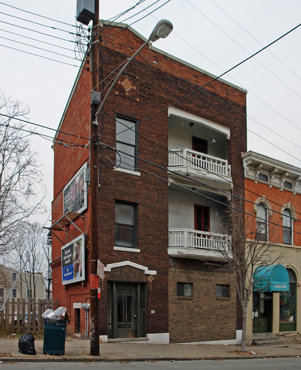 2835 Highland Ave in Cincinnati, OH - Building Photo