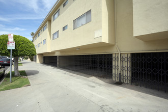 3125 W Adams Blvd in Los Angeles, CA - Building Photo - Building Photo