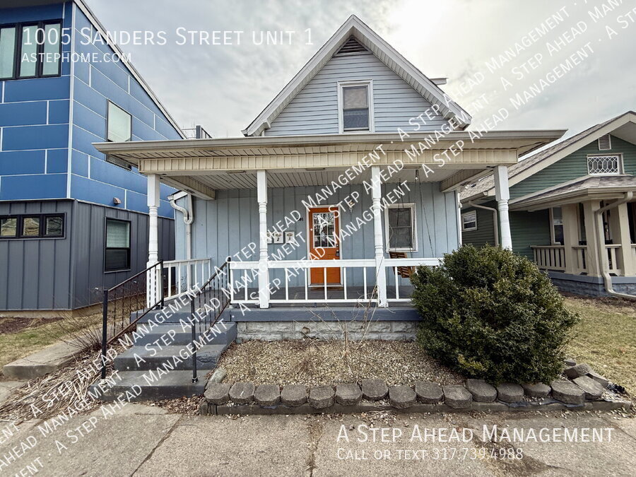 1005 Sanders St in Indianapolis, IN - Foto de edificio