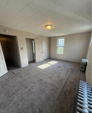 202 E Cumberland Rd, Unit 2 in Enola, PA - Foto de edificio - Building Photo