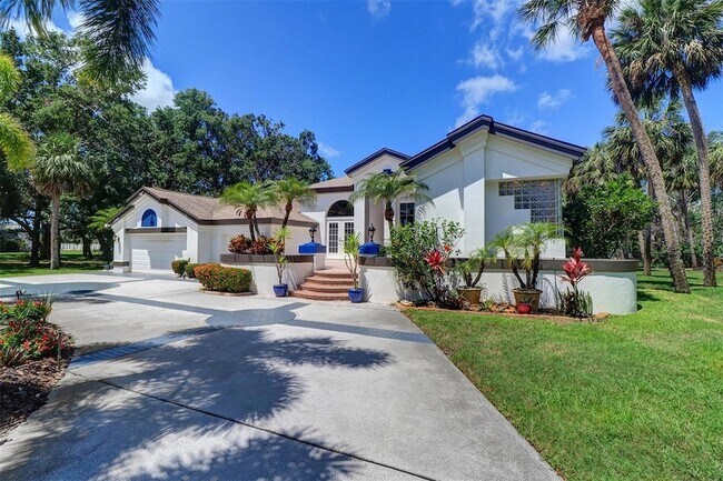 1705 Meyers Cove Dr in Tarpon Springs, FL - Building Photo - Building Photo