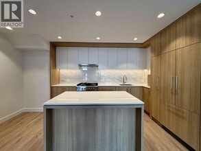 6085 Irmin St in Burnaby, BC - Building Photo - Building Photo