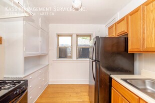 4833 N Hoyne Ave in Chicago, IL - Building Photo