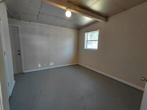 2170-2172 Davis Court, Unit 2170 Davis Court in Ft. Myers, FL - Building Photo - Building Photo