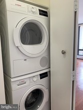 210 Locust St-Unit -18C in Philadelphia, PA - Building Photo - Building Photo