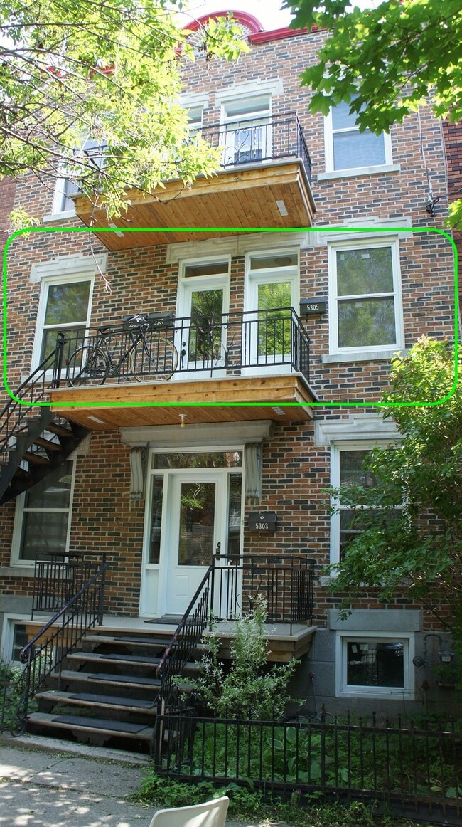 property at 5305 Des Érables Av