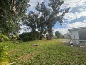 716 Pondella Rd in North Fort Myers, FL - Building Photo - Building Photo